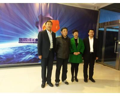 太陽能熱利用專業(yè)委員會主任張曉黎關(guān)懷漢諾威